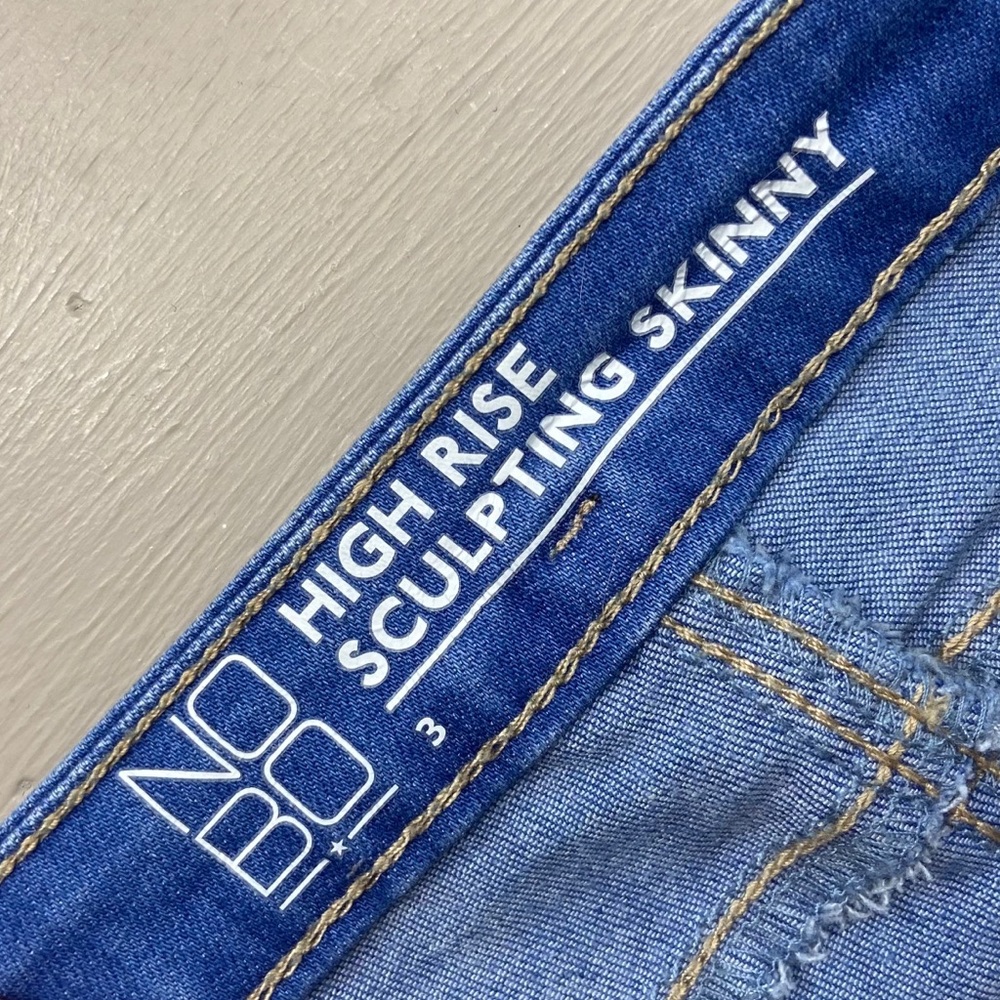High Rise Sculpting Jeans - Picture 2 of 3